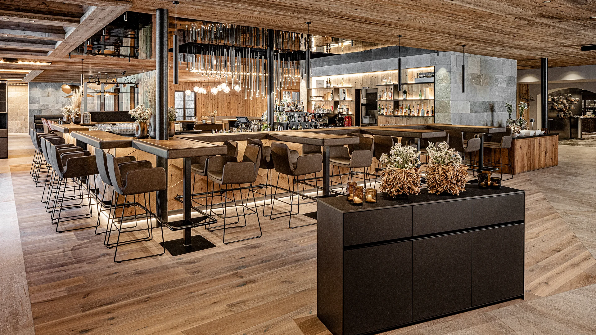 Einzigartige Kombinationen und neue Kreationen Wellnesshotels - Ahrntal - Bar - Genuss