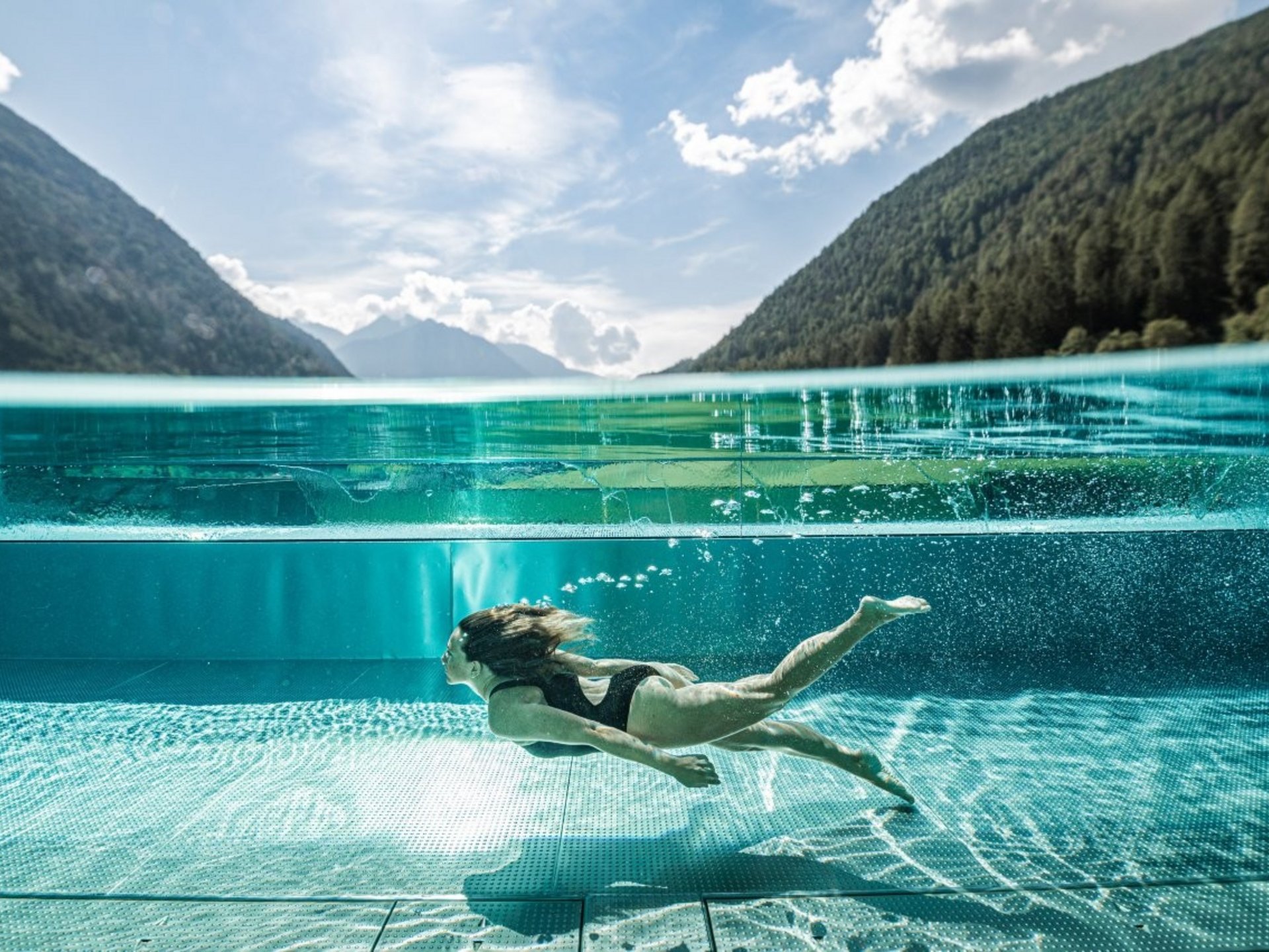 Hotel Benessere SCHWARZENSTEIN – Trentino Alto Adige Dolomiti - Hotel SPA Lussioso - Valle Aurina Hotel Benessere SCHWARZENSTEIN – Trentino Alto Adige Dolomiti - Hotel SPA Lussioso - Valle Aurina