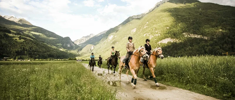 Luxury Wellness Hotel in Valle Aurina con SPA 7.700 m² – SCHWARZENSTEIN Luxury Wellness Hotel in Valle Aurina con SPA 7.700 m² – SCHWARZENSTEIN