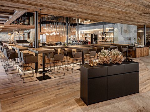 Cocktail Bar mit raffinierten Kreationen Wellnesshotels - Ahrntal - Bar - Genuss