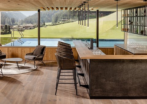 Wellnesshotels - Sky Bar - Sky Lounge - Sky Pool - Südtirol Wellnesshotels - Sky Bar - Sky Lounge - Sky Pool - Südtirol