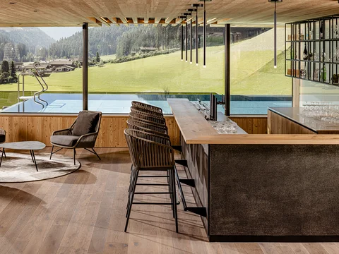 Wellnesshotels - Sky Bar - Sky Lounge - Sky Pool - Südtirol Wellnesshotels - Sky Bar - Sky Lounge - Sky Pool - Südtirol