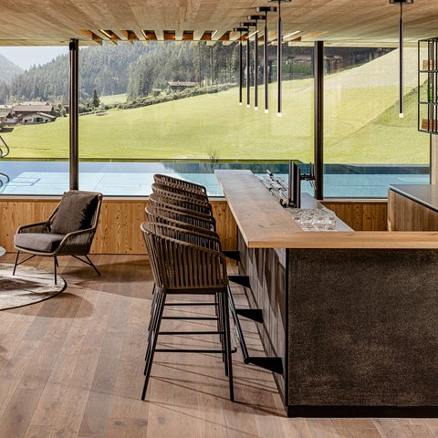 Wellnesshotels - Sky Bar - Sky Lounge - Sky Pool - Südtirol Wellnesshotels - Sky Bar - Sky Lounge - Sky Pool - Südtirol