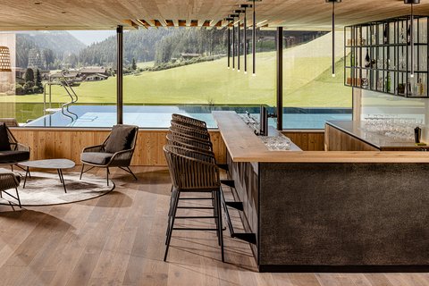 Wellnesshotels - Sky Bar - Sky Lounge - Sky Pool - Südtirol Wellnesshotels - Sky Bar - Sky Lounge - Sky Pool - Südtirol