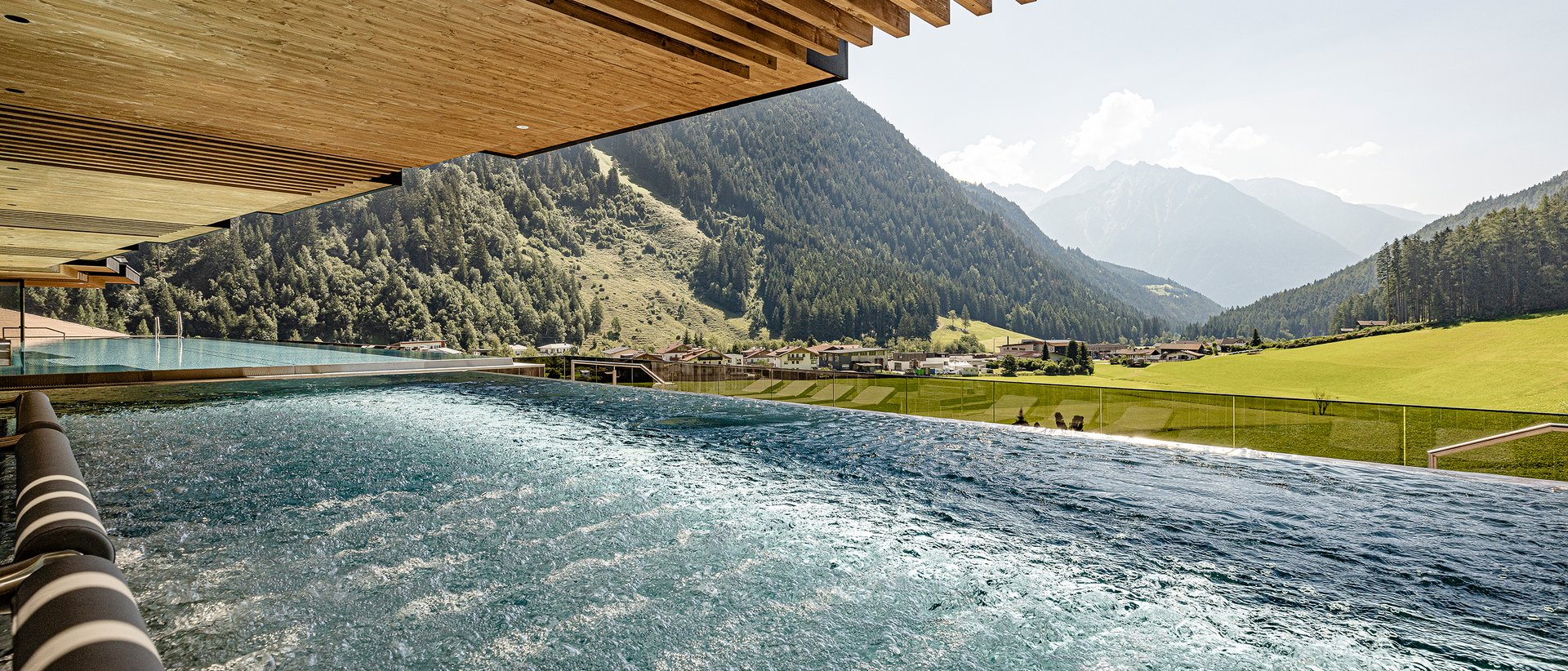Wellnesshotels - Recreation - Whirlpool - Inifity Pool - Ahrntal Wellnesshotels - Recreation - Whirlpool - Inifity Pool - Ahrntal