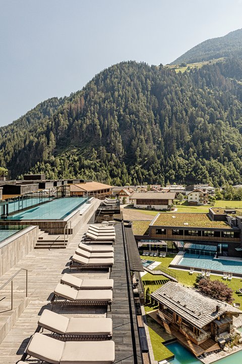 Infinity Pools - Saunen - Sky Bar Wellnesshotels - Urlaub - Sky Pool - Infinity Pool - Genießen