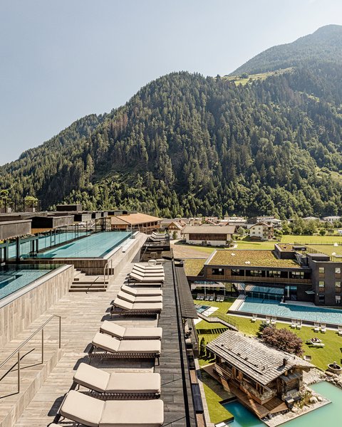 Infinity Pools - Saunen - Sky Bar Wellnesshotels - Urlaub - Sky Pool - Infinity Pool - Genießen