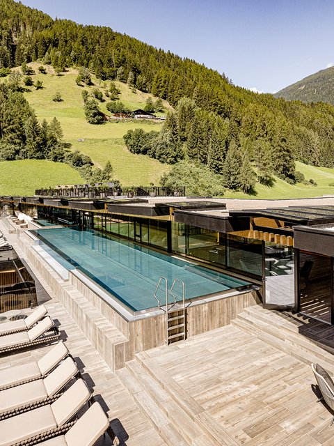 Sky Spa mit zwei Pools - Saunen Wellnesshotels - Sky Spa - Sky Pool - Südtirol