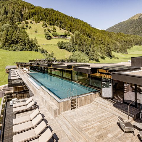 Sky Spa mit zwei Pools - Saunen Wellnesshotels - Sky Spa - Sky Pool - Südtirol