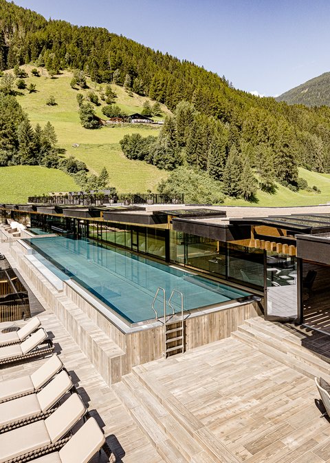 Sky Spa mit zwei Pools - Saunen Wellnesshotels - Sky Spa - Sky Pool - Südtirol