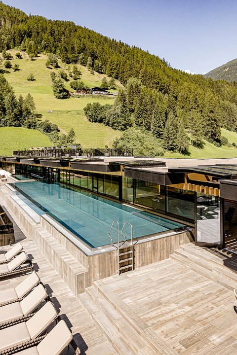 Sky Spa mit zwei Pools - Saunen Wellnesshotels - Sky Spa - Sky Pool - Südtirol