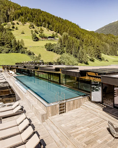 Sky Spa mit zwei Pools - Saunen Wellnesshotels - Sky Spa - Sky Pool - Südtirol
