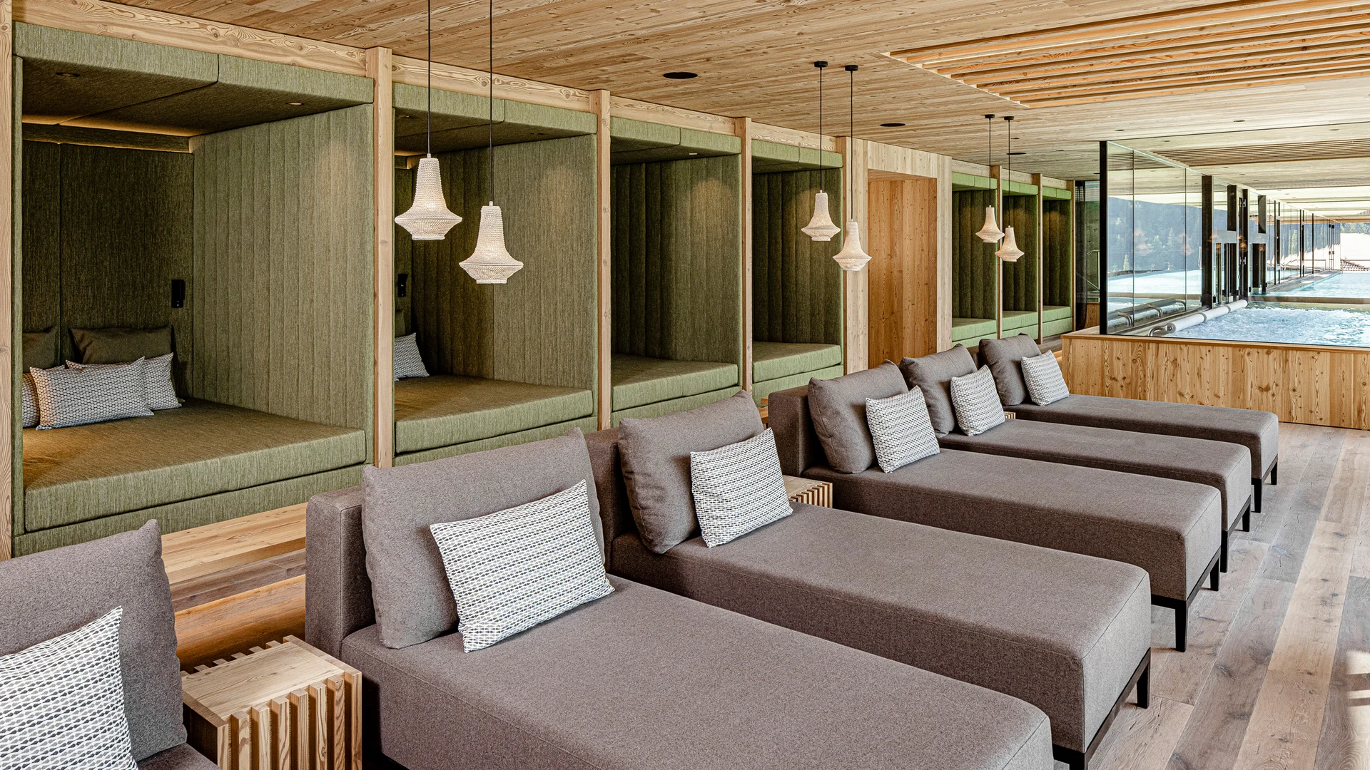 Premium Spa South Tyrol | 7,700 m² Sky Spa & Infinity Pool in Ahrntal Valley Premium Spa South Tyrol | 7,700 m² Sky Spa & Infinity Pool in Ahrntal Valley