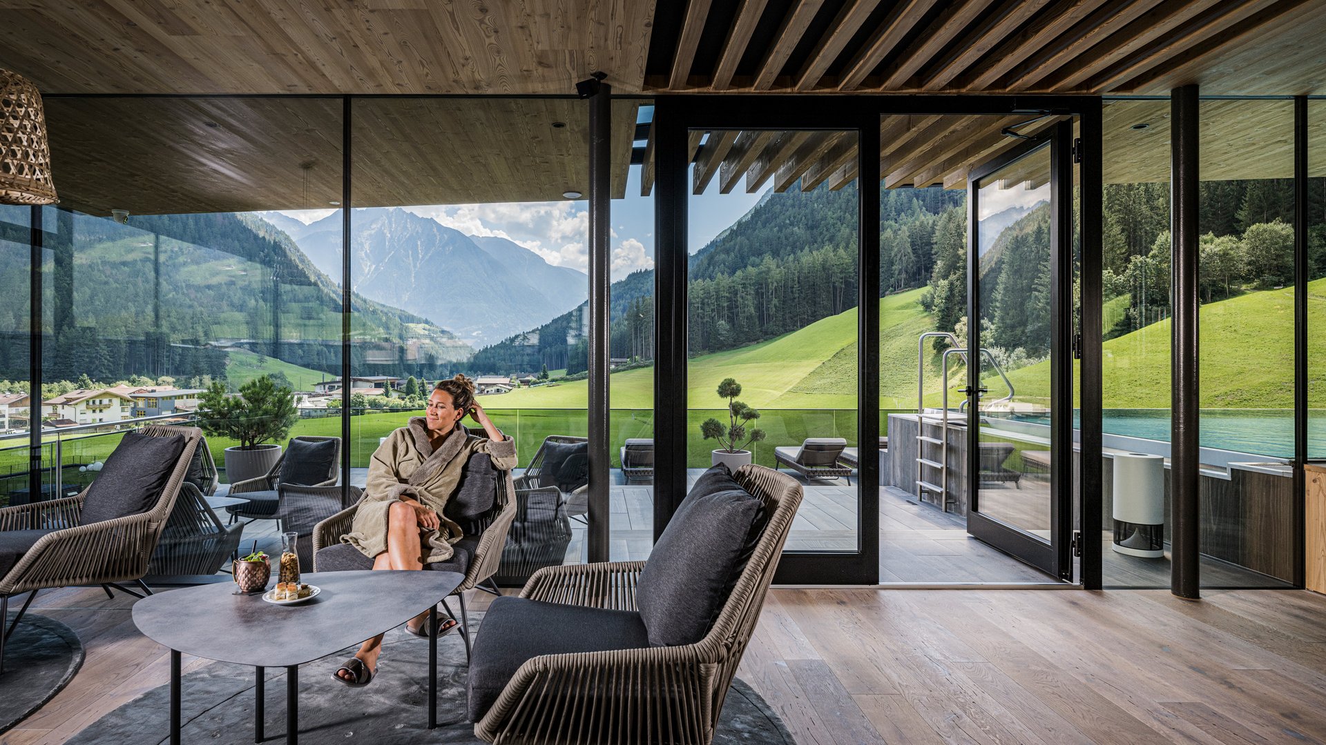 Wellnesshotel mit Skypool Adults only Wellness hotels - Sky Lounge - Sky Bar - Panoramic view - Indulgence