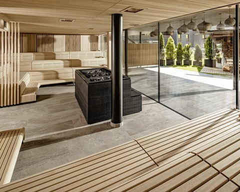 verschiedene Saunen - Entspannungsoasen Wellnesshotels - Ahrntal - Sauna - Ruheraum
