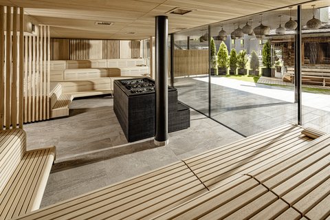 verschiedene Saunen - Entspannungsoasen Wellnesshotels - Ahrntal - Sauna - Ruheraum