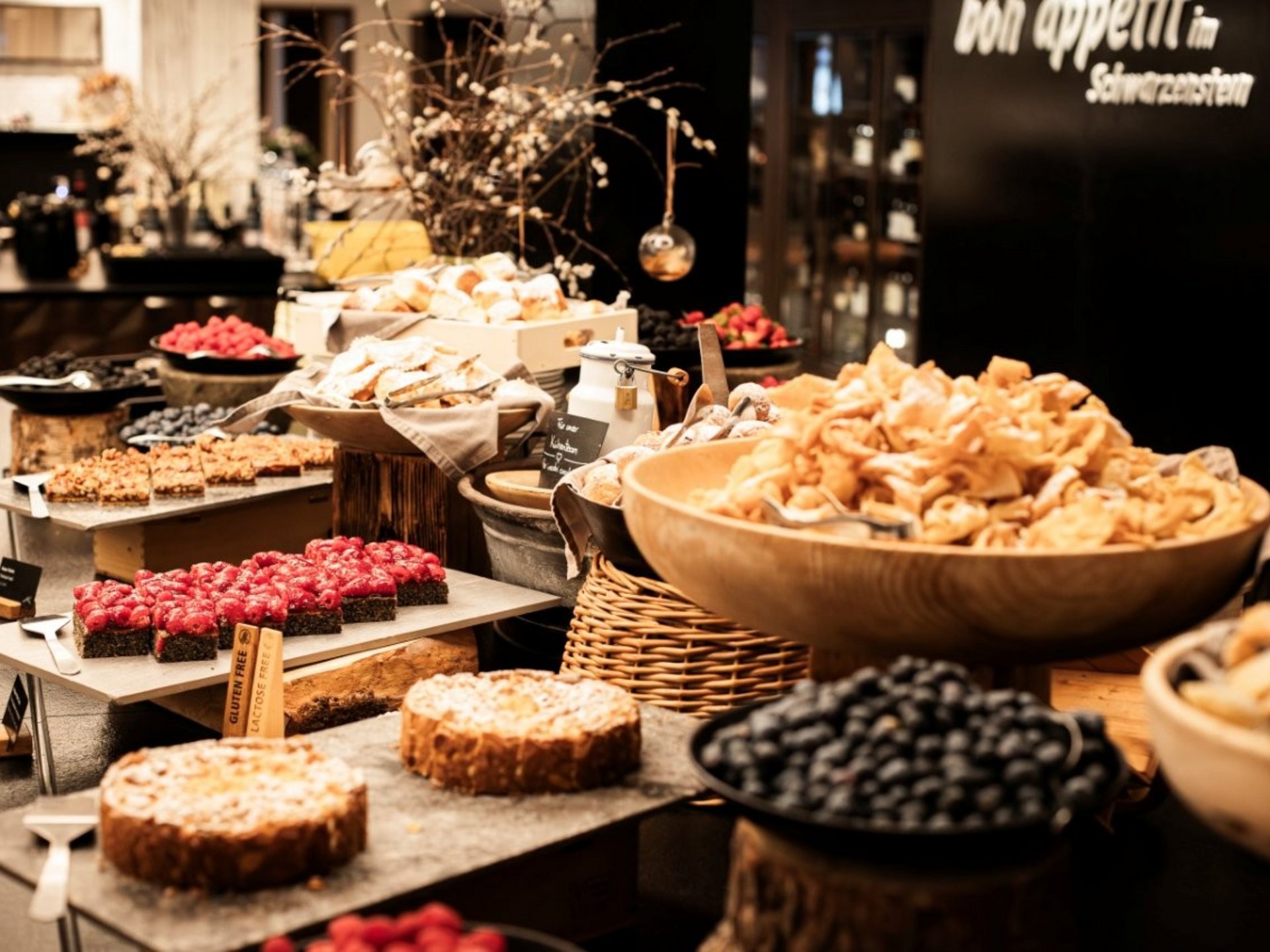 Hotel Benessere SCHWARZENSTEIN – Trentino Alto Adige Dolomiti - Hotel SPA Lussioso - Valle Aurina Hotel Benessere SCHWARZENSTEIN – Trentino Alto Adige Dolomiti - Hotel SPA Lussioso - Valle Aurina