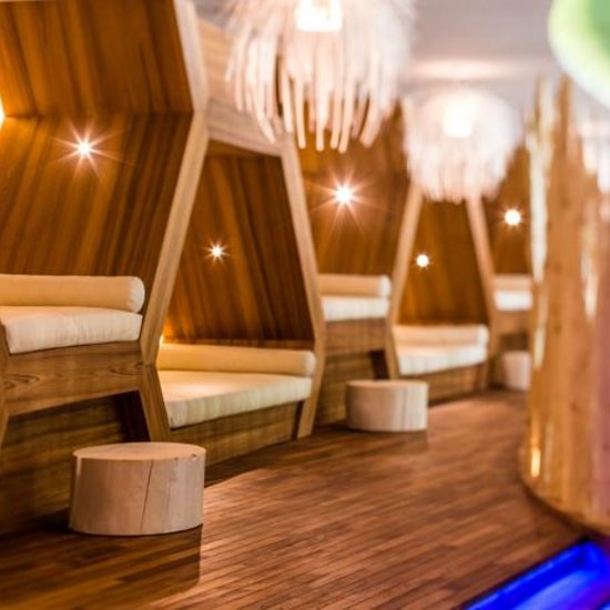 Vacanze wellness in Alto Adige: 7.700m² di spa, 10 saune e… Vacanze wellness in Alto Adige: 7.700m² di spa, 10 saune e…