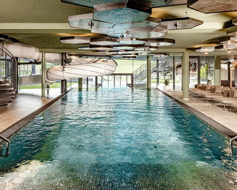 Spielspaß mit der ganzen Familie Spiel & Spass im Family Pool - Kinderbecken - Urlaub